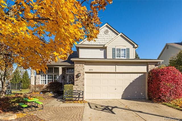 Property Photo: 3654 Briarbrooke Lane MI 48306