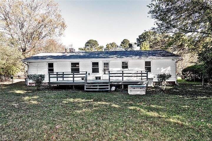 Property Photo: 475 Catesby Ln VA 23185