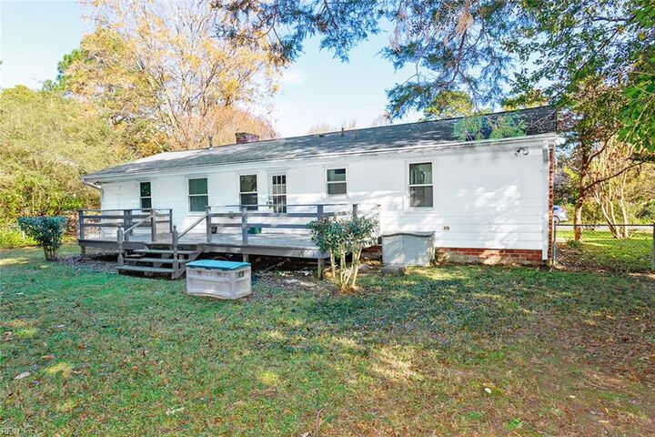 Property Photo: 475 Catesby Ln VA 23185