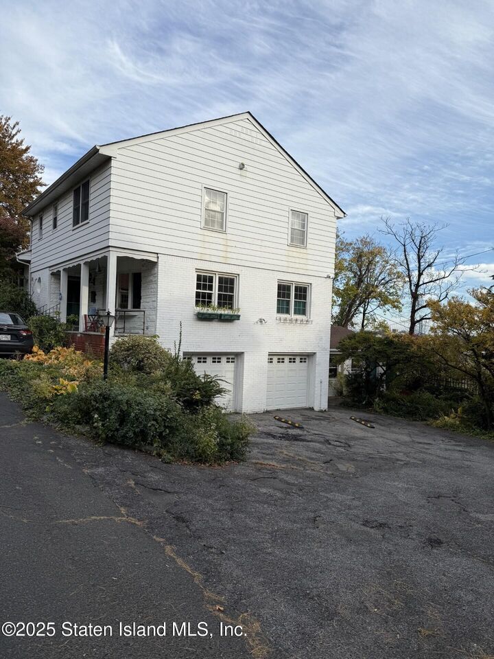 Property Photo: 5 Stone Street NY 10304