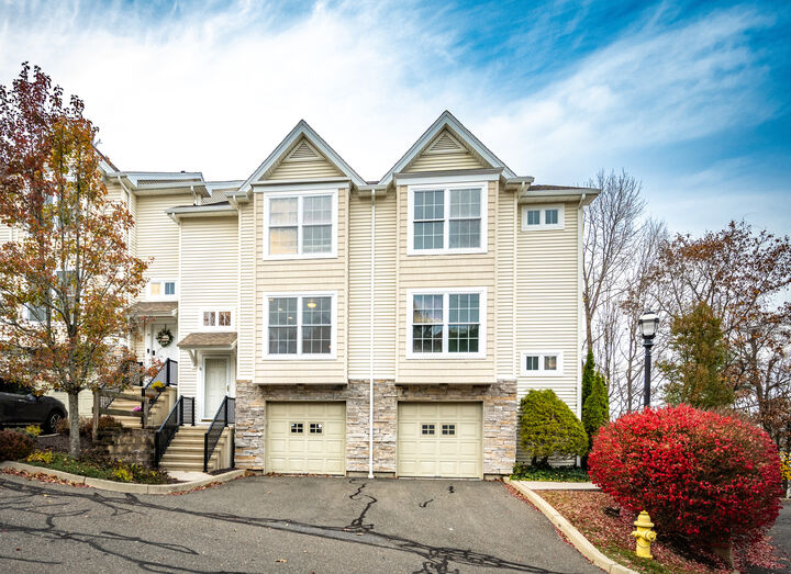 32 Crows Nest Lane 23  Danbury CT 06810 photo