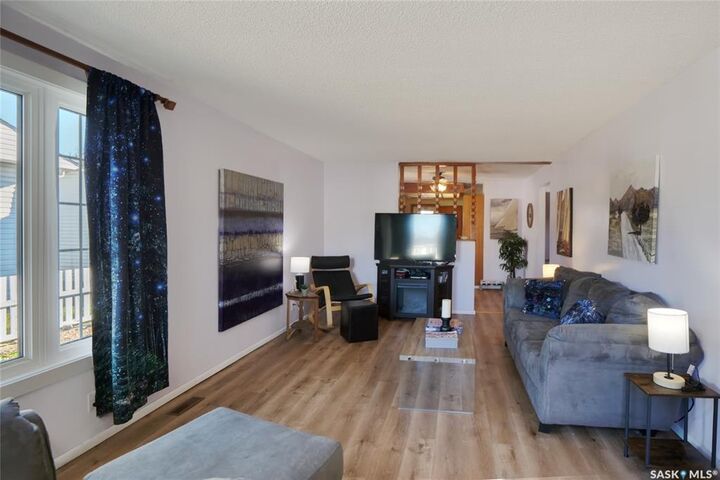 Photo de la propriété: 925 Hall Street W SK S6H 2S3