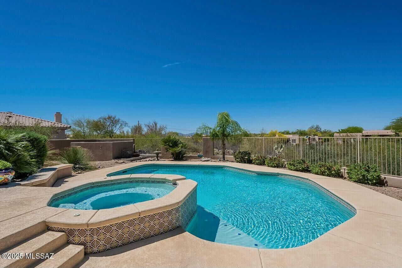 Property Photo: 11255 N Meadow Sage Drive AZ 85737