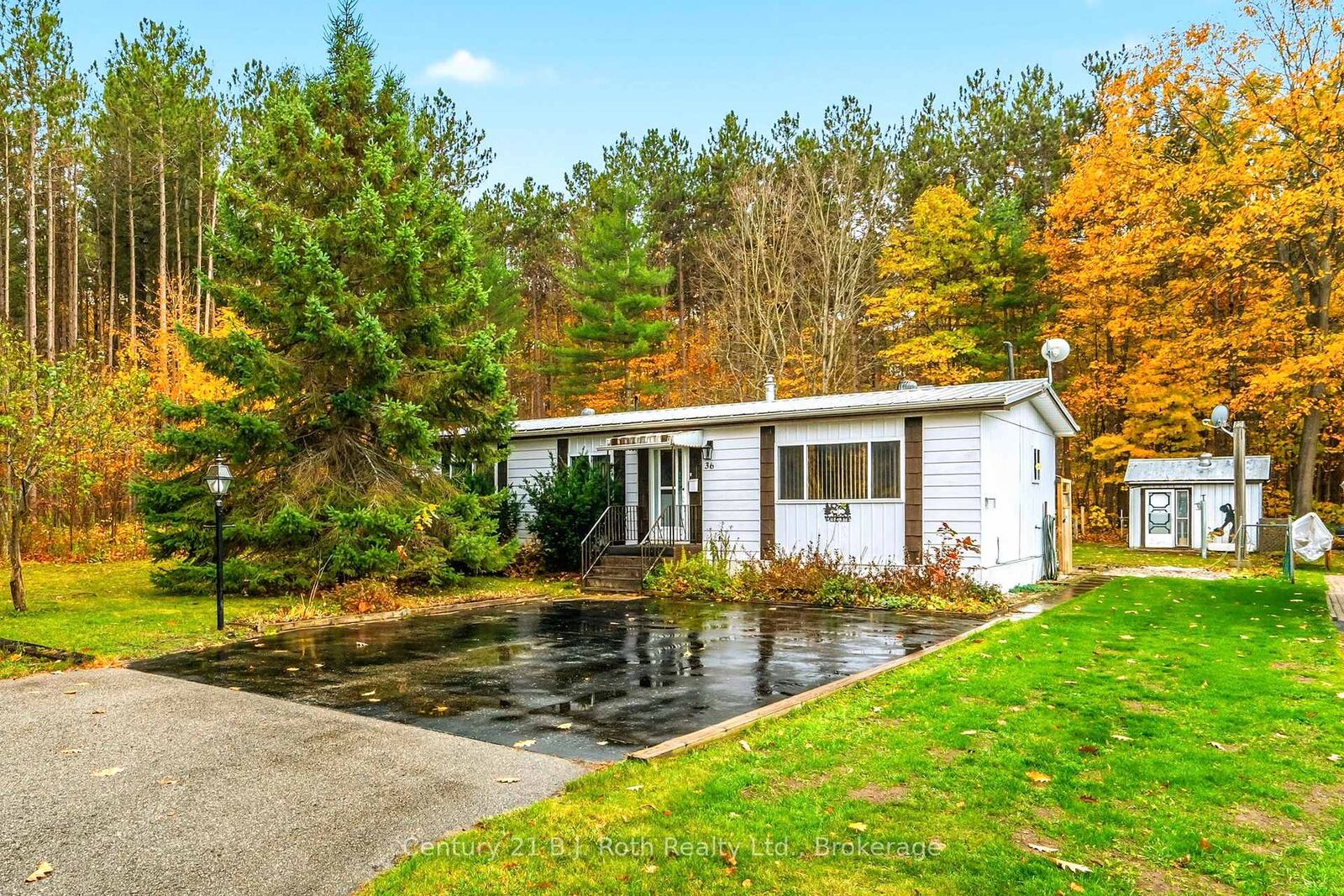 Property Photo: 5263 Elliott Side Road 36 ON L4R 4K3