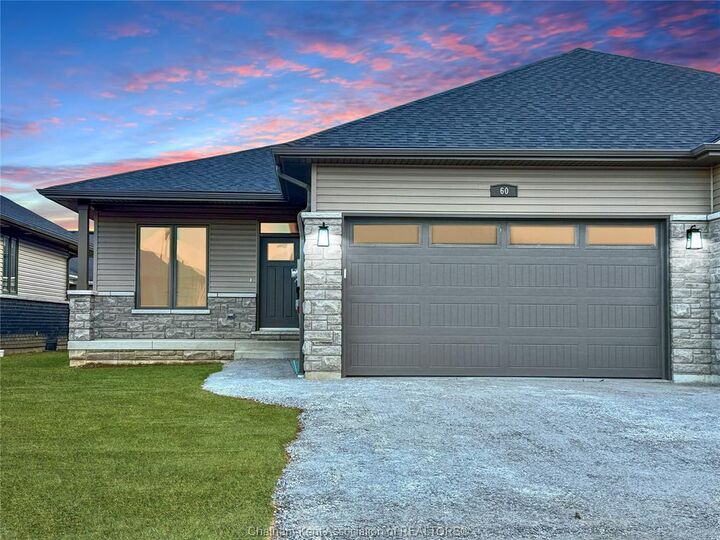 Property Photo:  33 Duskridge Road  ON N7L 0G7 