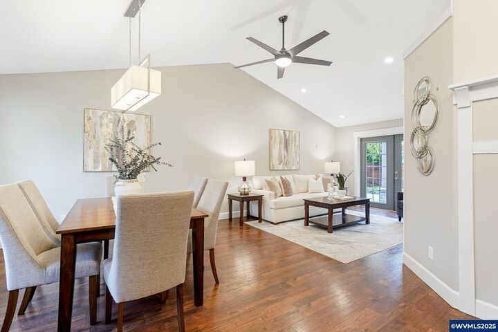 Property Photo: 5376 McIntosh Ct N OR 97303