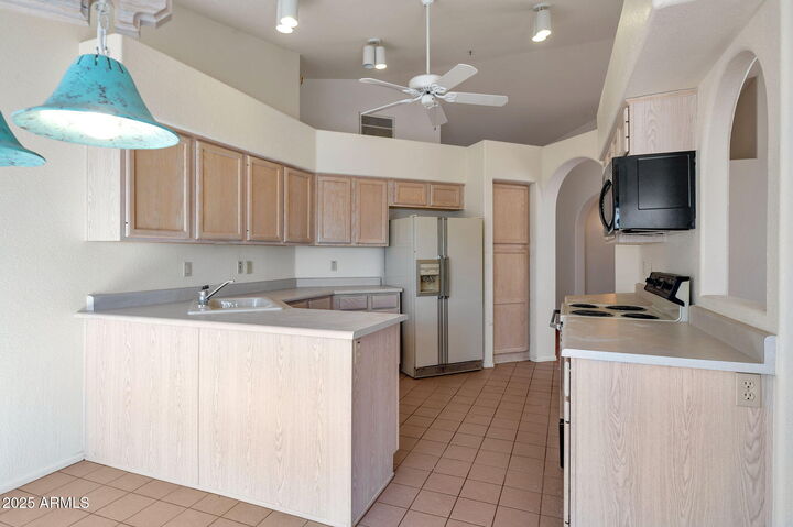 Property Photo: 9167 E Kimberly Way AZ 85255