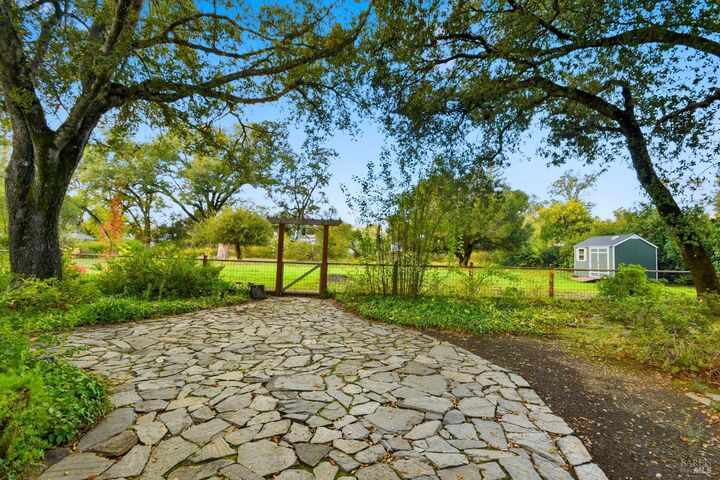 Property Photo: 175 Bonnie Way CA 95442