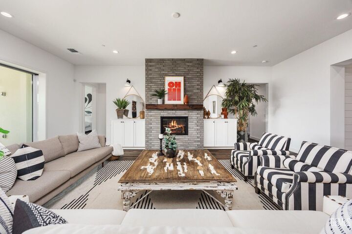 Property Photo: 7104 Wintersweet Drive CA 93314