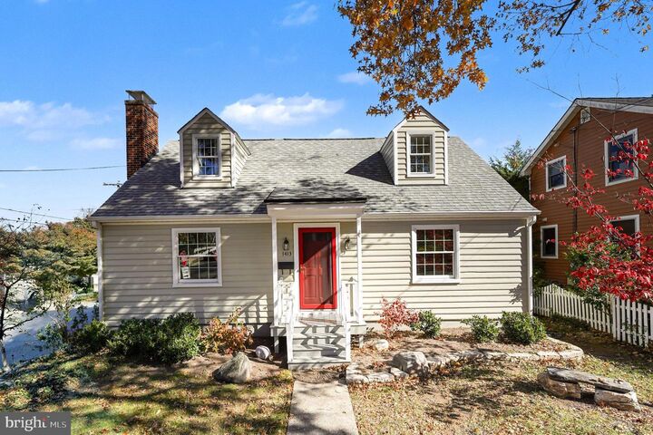 Property Photo: 1413 Winchester Street VA 22401