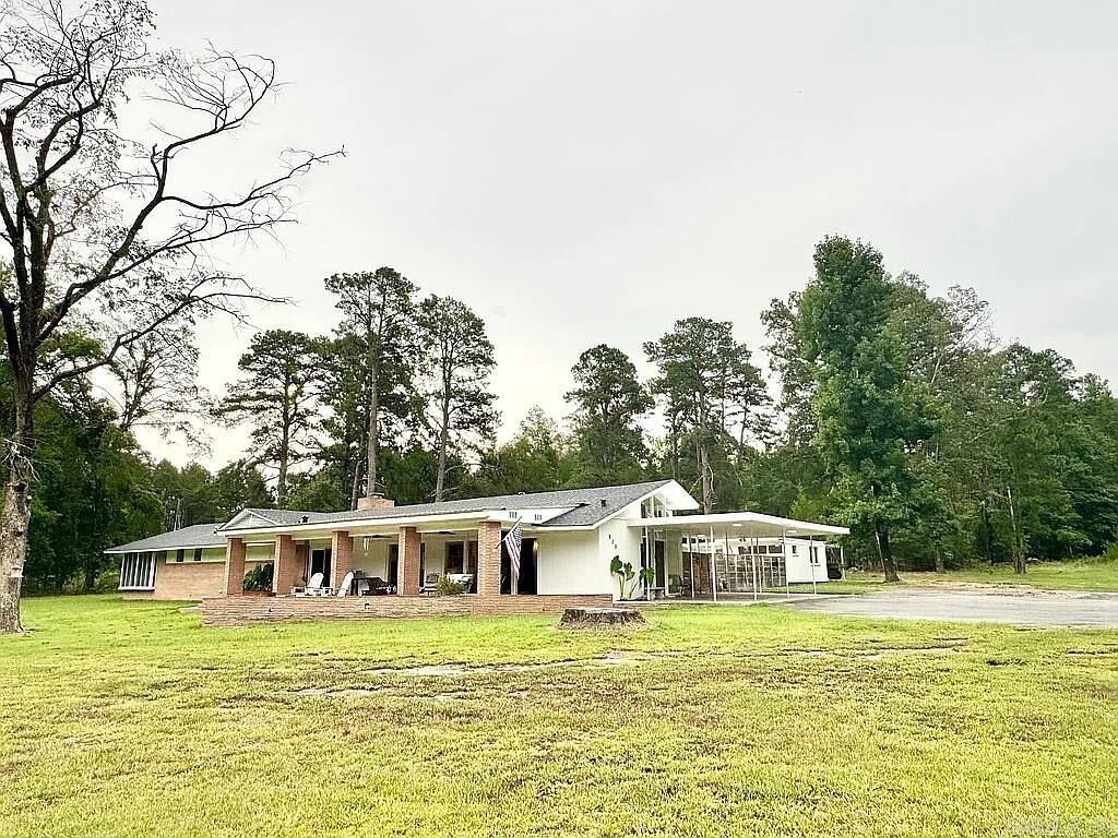Property Photo: 820 Barner St. AR 71742-2498