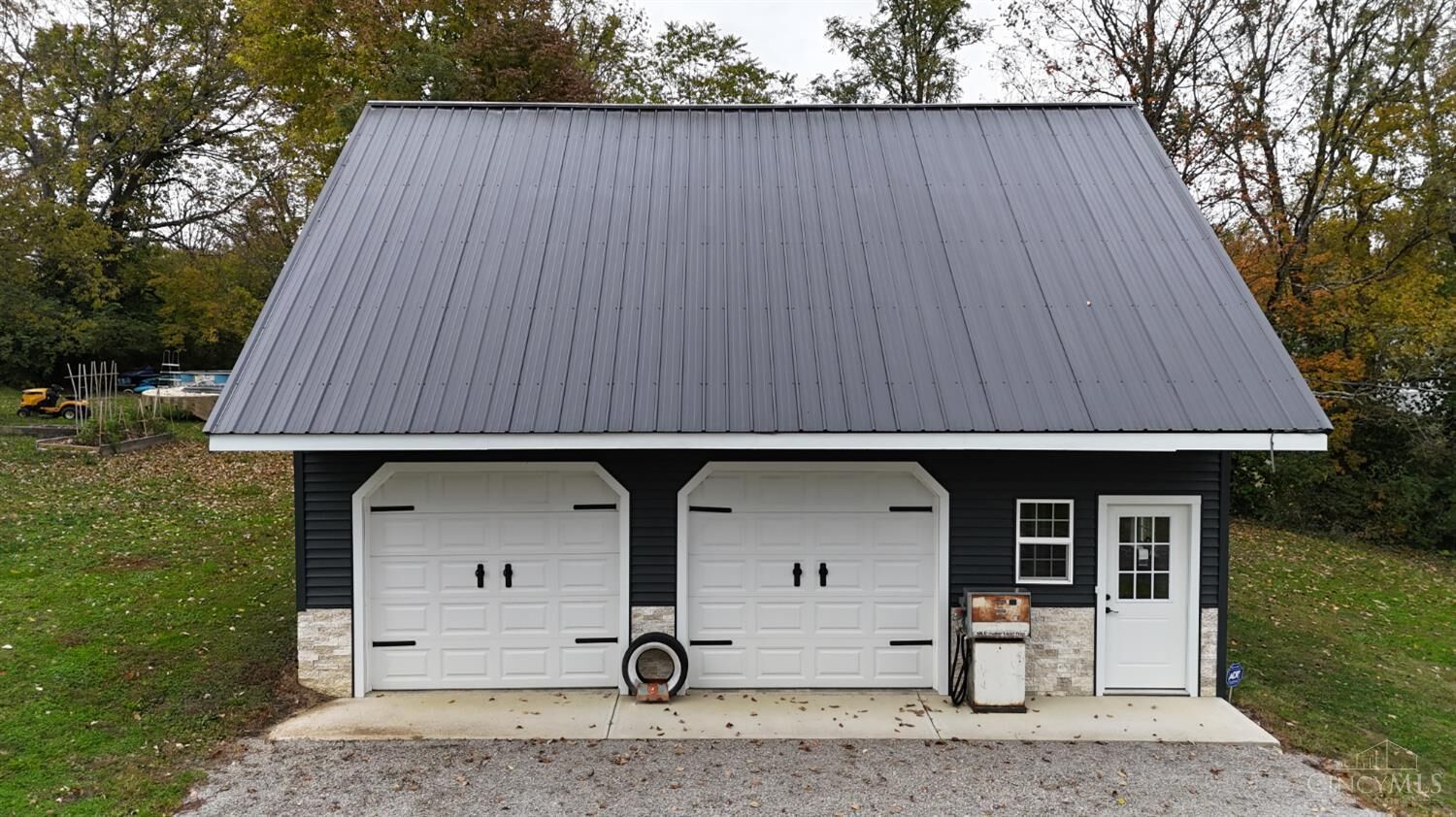 Property Photo:  104 N Elm Street  OH 45121 