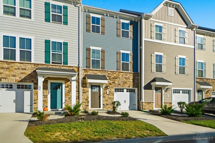 Property Photo:  42 Wentworth Lane  OH 45236 