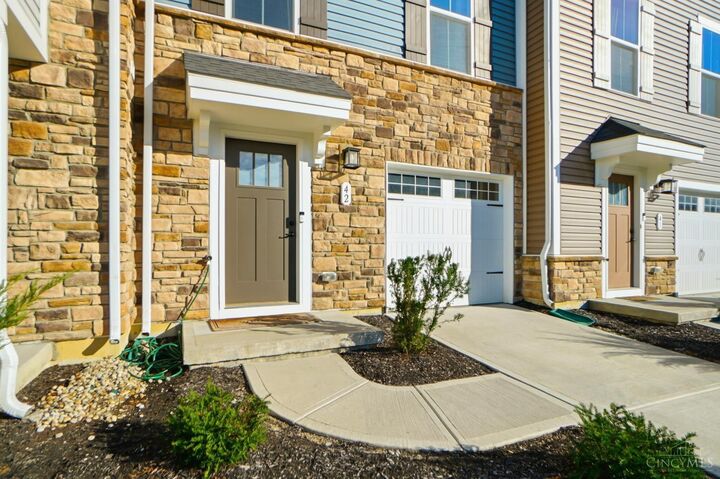 Property Photo: 42 Wentworth Lane OH 45236