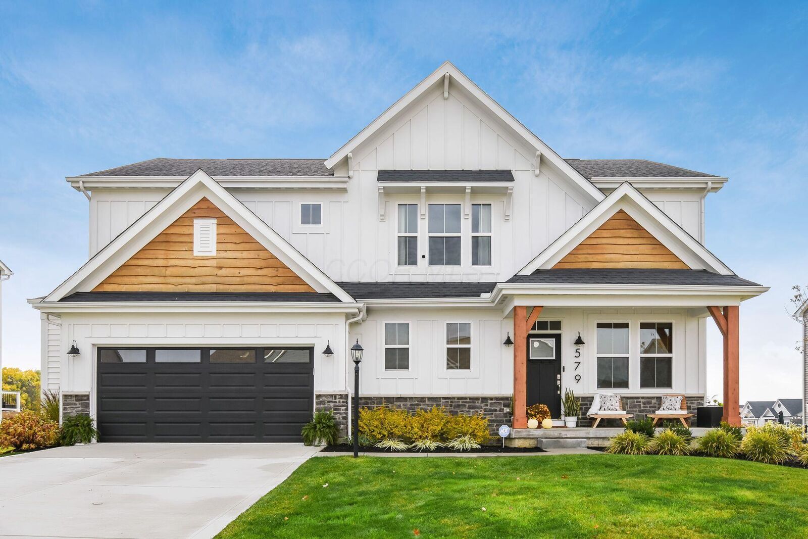 Property Photo:  579 Courtright E Drive  OH 43147 