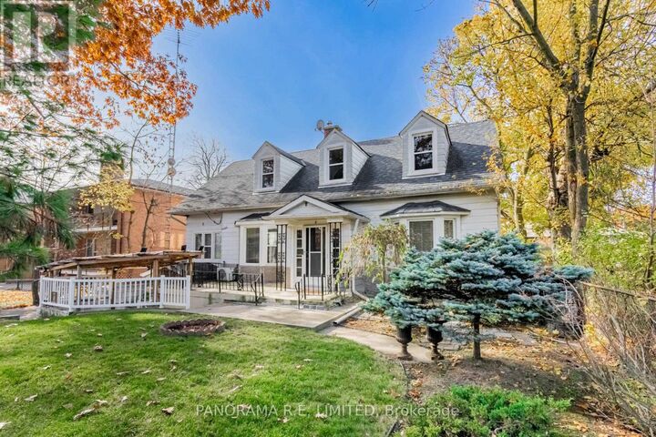 Property Photo:  8 Thirty Third Street 4  ON M8W 3G8 