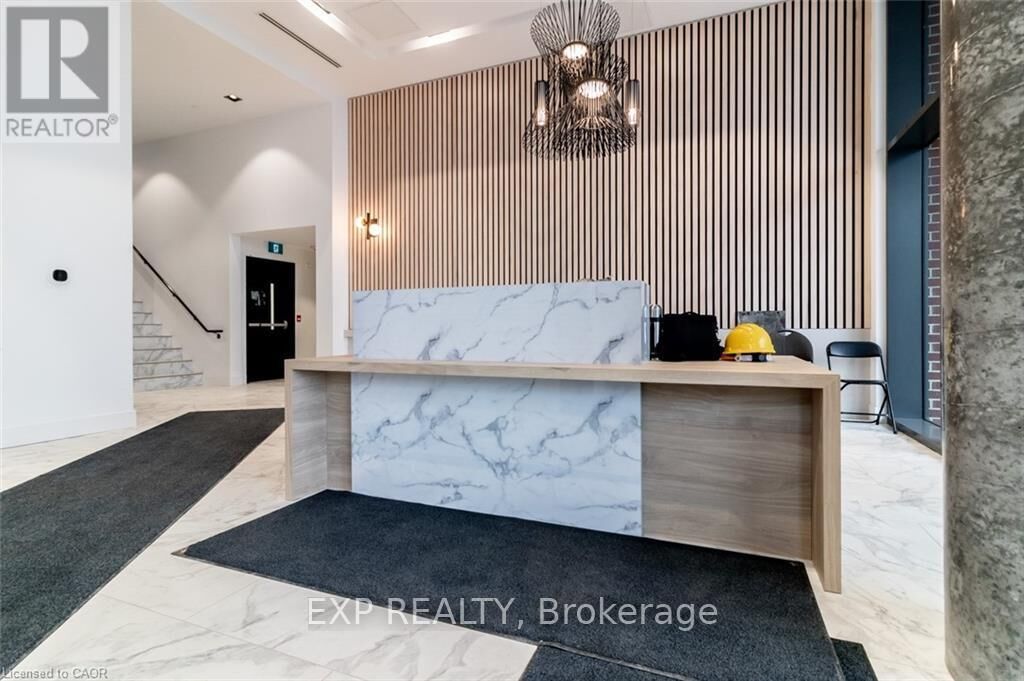 Property Photo:  15 Wellington Street South 2105  ON N2G 0E4 