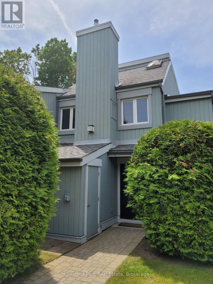 Property Photo:  100 Fairway Crescent 5  ON L9Y 5B4 