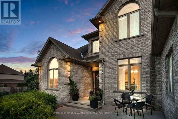 Photo de la propriété:  926 Cranbrook Road  ON N6K 4X8 