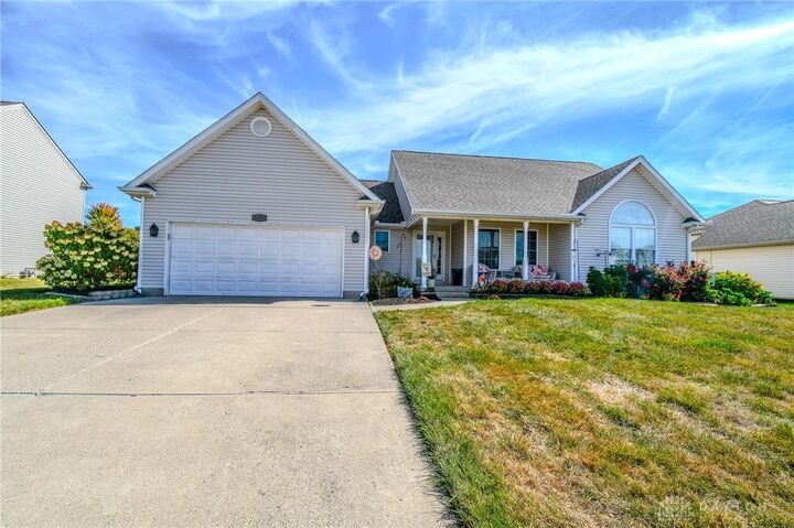 Property Photo: 1325 Kenton Way OH 45373