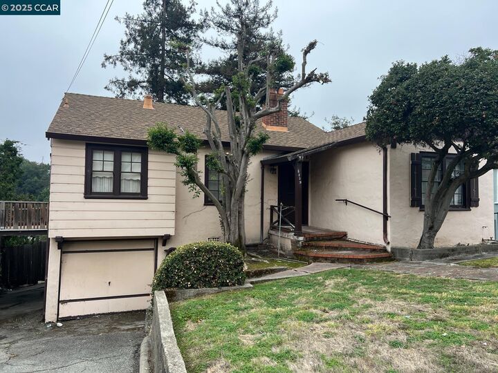 Property Photo: 8359 Ney Ave CA 94605
