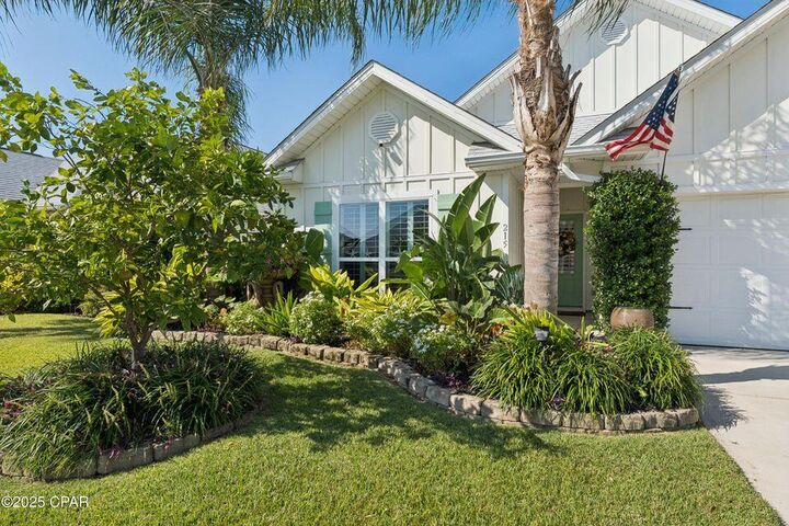 Property Photo: 215 Moonraker Circle FL 32407