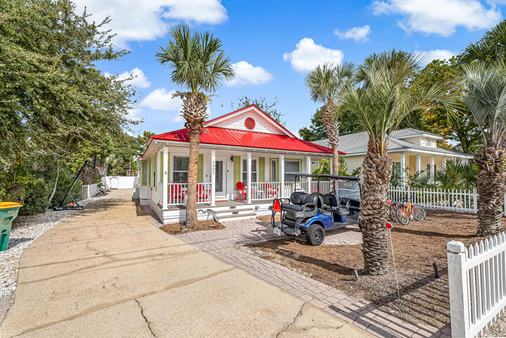 Property Photo: 4507 Luke Avenue FL 32541