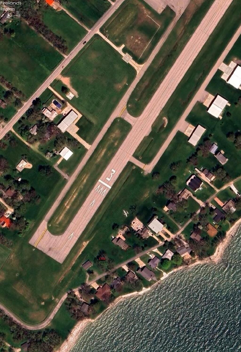 Property Photo: 1751 Airline Drive OH 43456