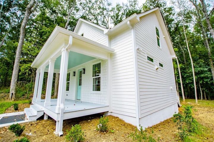 Property Photo: 473 West Avenue GA 30108