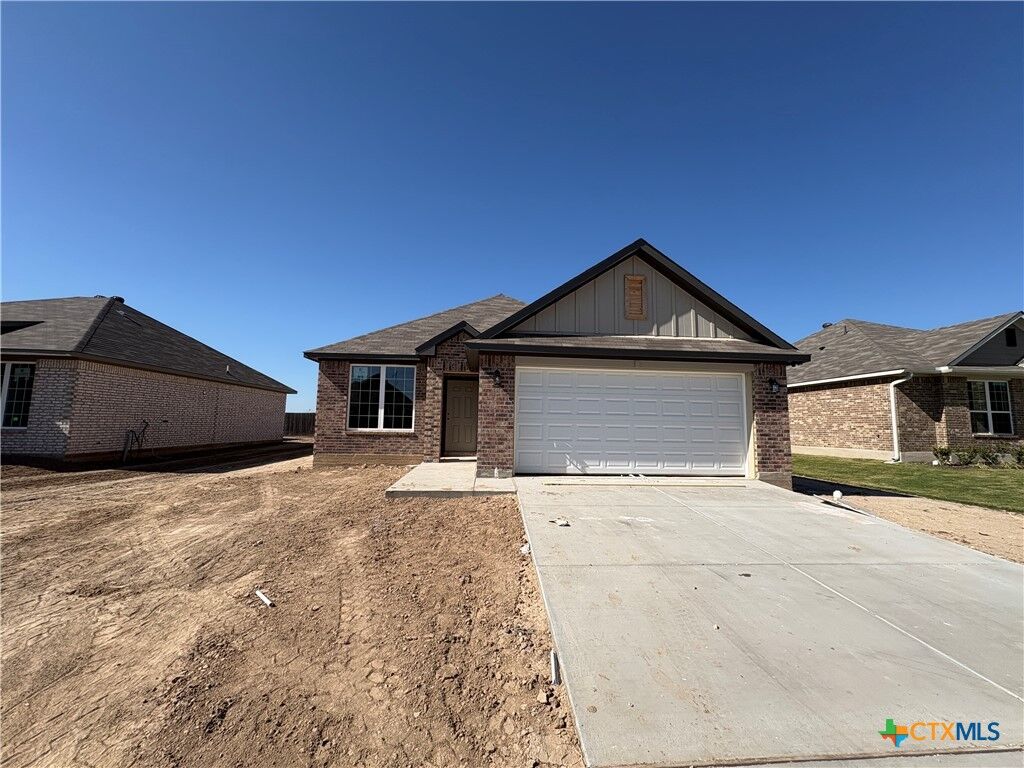 Property Photo: 1218 Dowdy Drive TX 76513