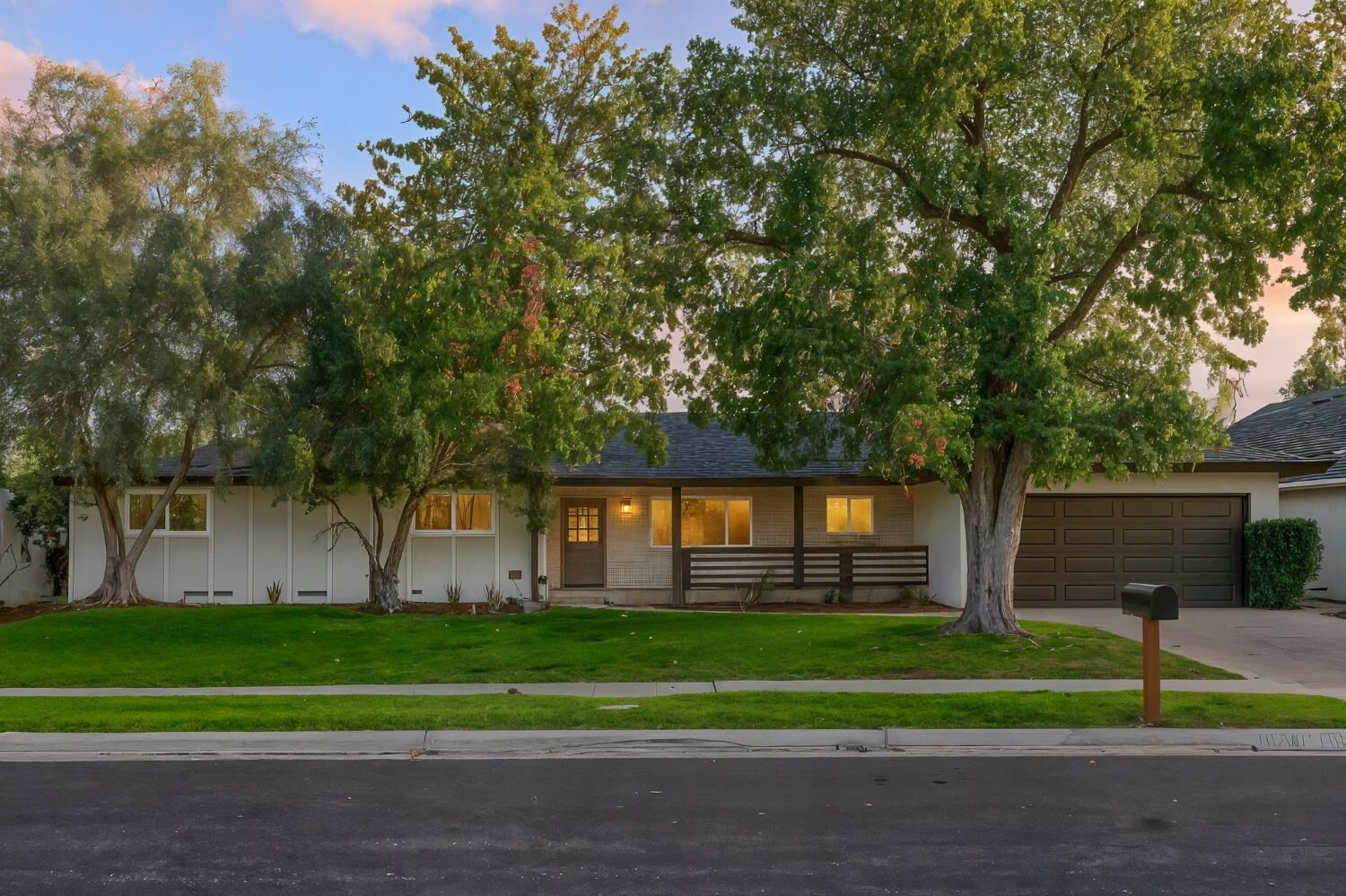 Property Photo:  1070 W Stuart Avenue  CA 93711 