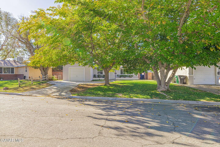 Property Photo:  45309 Newtree Avenue  CA 93534 