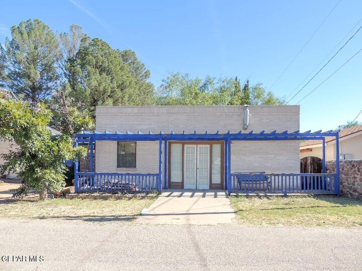 Property Photo:  1067 Esplanada Circle  TX 79932 