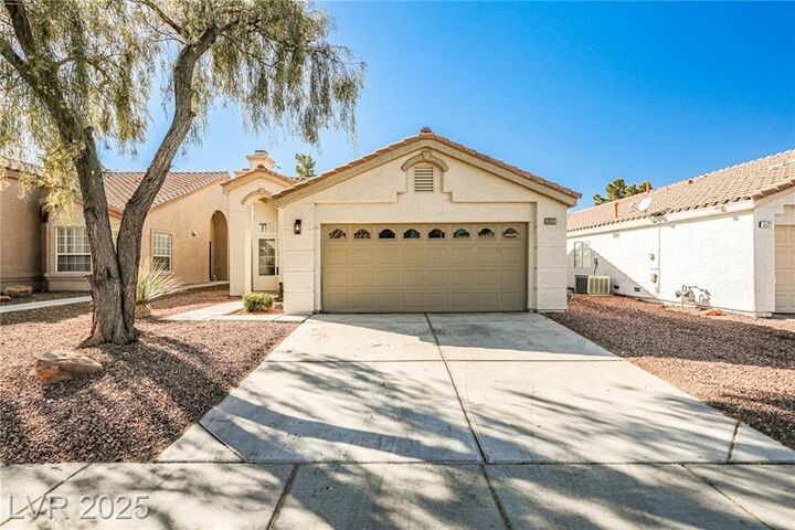 Property Photo: 3323 Outlook Point Street NV 89032