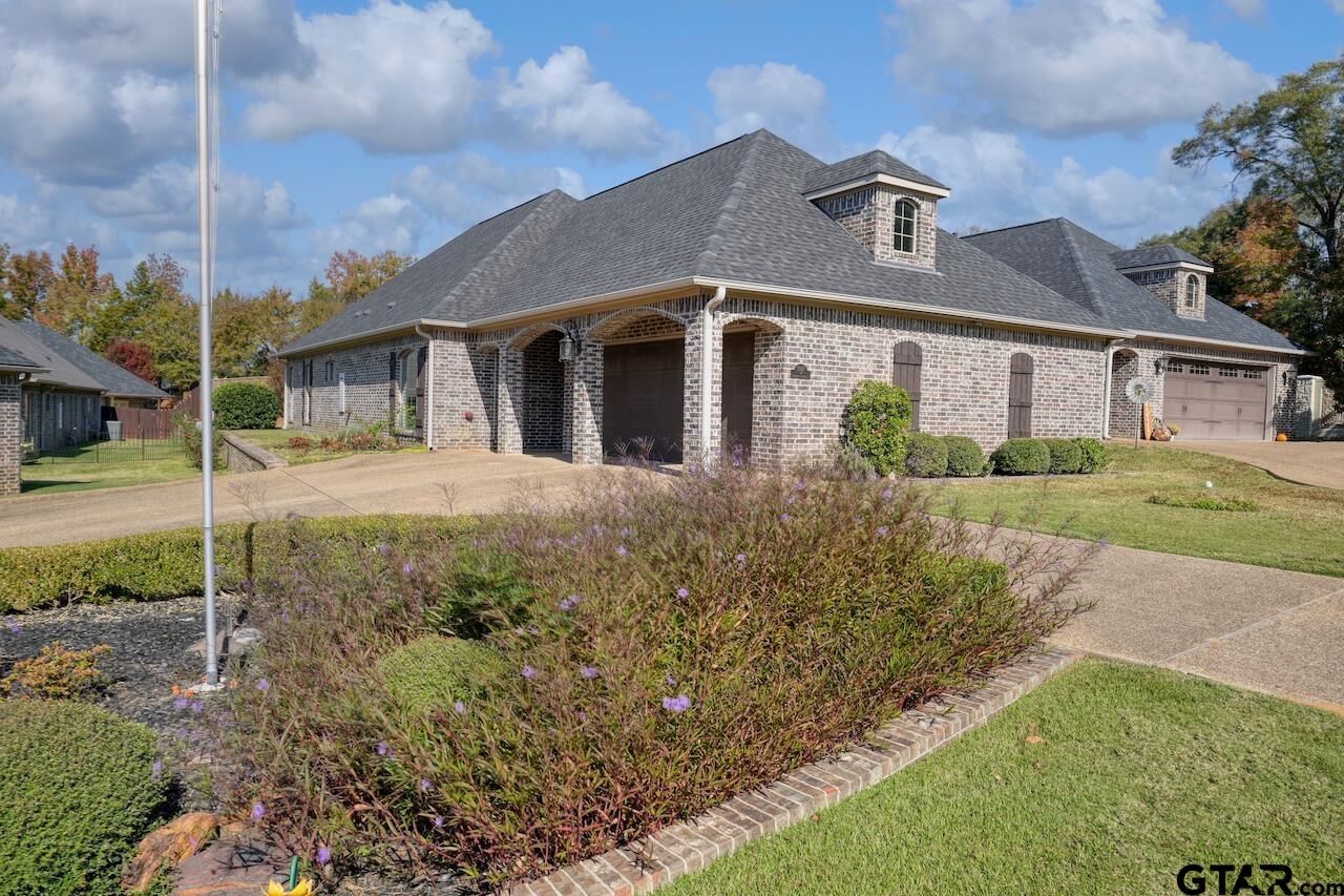Property Photo: 102 Timber Creek Ct TX 75771