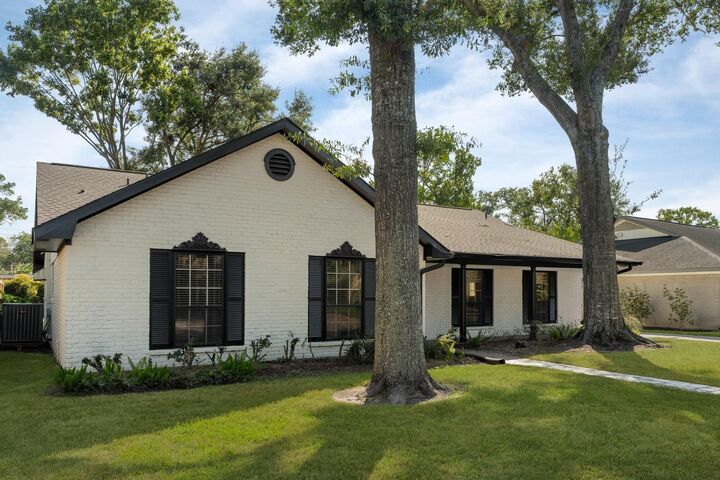 Property Photo:  2323 Del Norte Street  TX 77018 