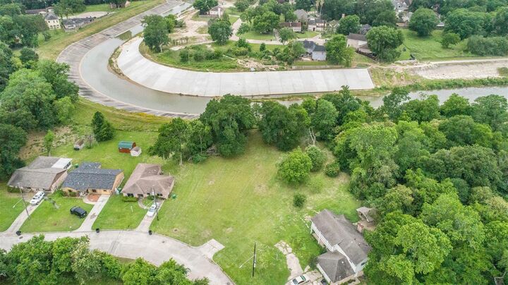 Property Photo: 6609 Bayou View Drive TX 77091