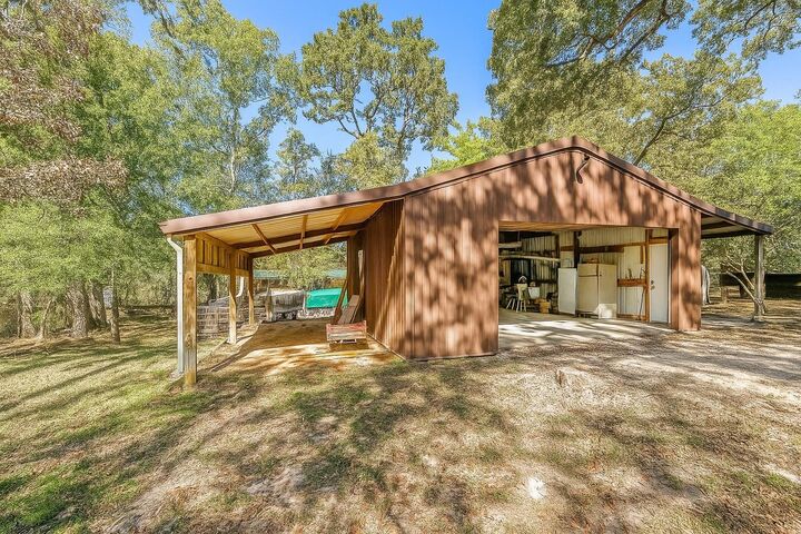 Property Photo: 130 Hilltop Lsv Drive TX 77320