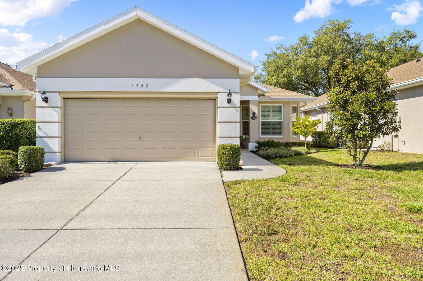 Property Photo:  5453 Legend Hills Lane  FL 34609 