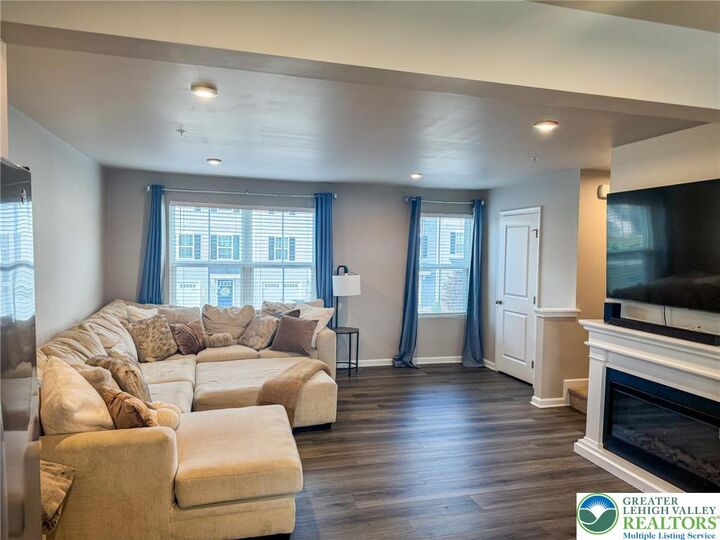 Property Photo: 2132 Cross Country Road PA 18067