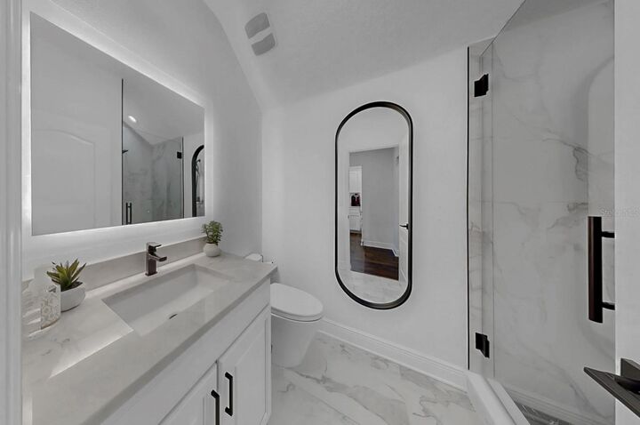 Property Photo: 609 Manns Harbor Drive FL 33572