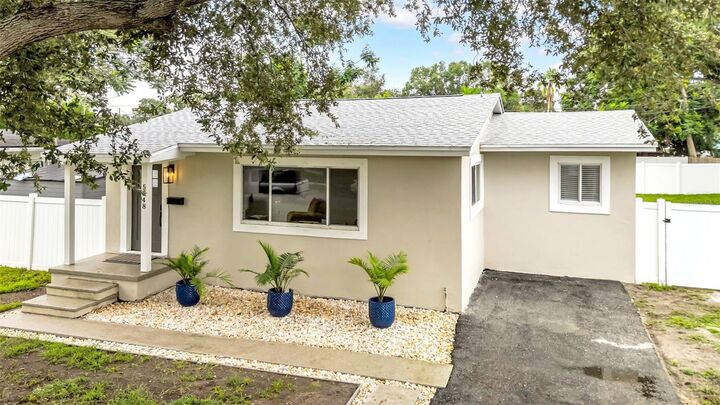 Property Photo:  5548 Dartmouth Avenue N  FL 33710 