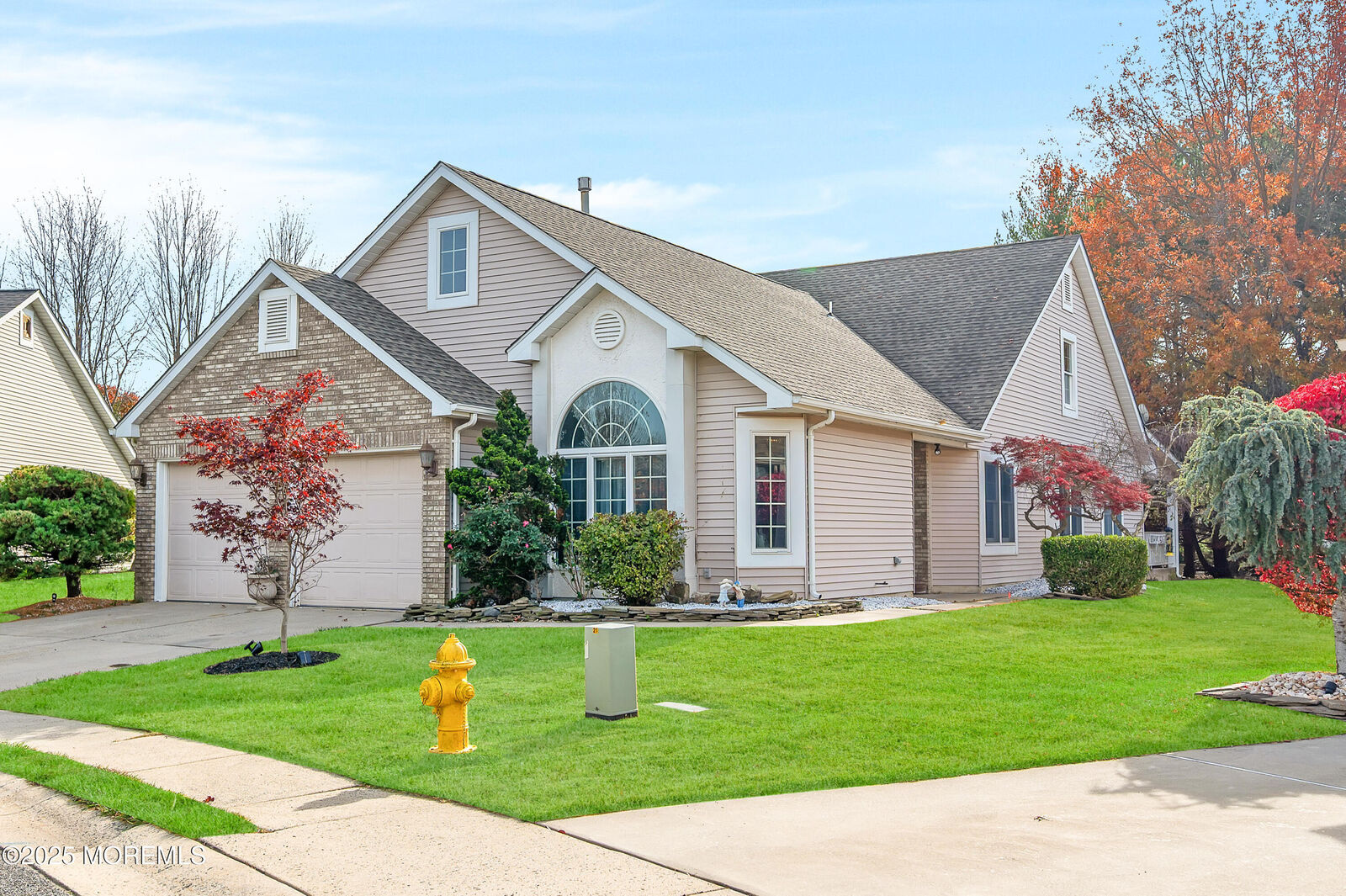 Property Photo:  2221 S Chanticleer Court  NJ 08755 