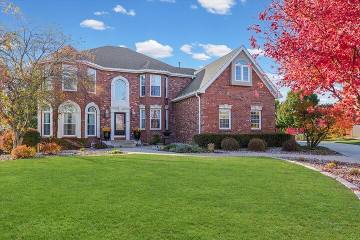 1 Windsong Way  Bloomington IL 61704 photo