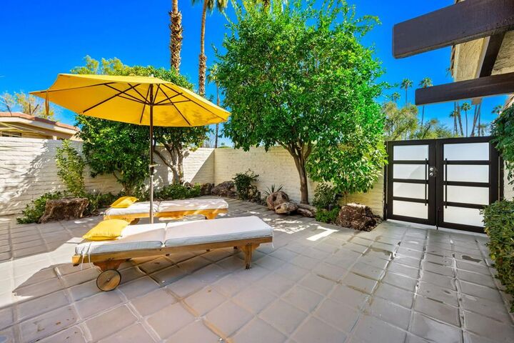 Property Photo:  44841 Desert Horizons Drive  CA 92210 