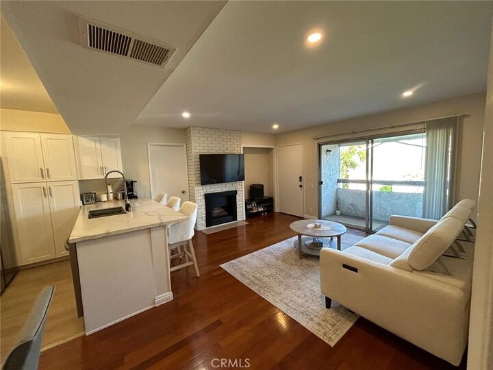 Property Photo: 2847 S Fairview D CA 92704