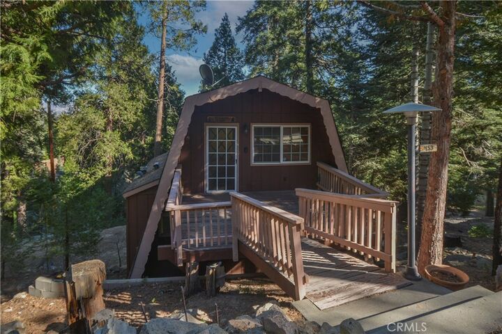 Property Photo:  453 Oriole Drive  CA 92391 