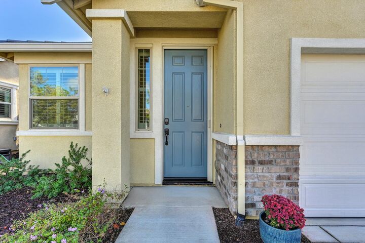 Property Photo: 4104 San Andres Way CA 95762