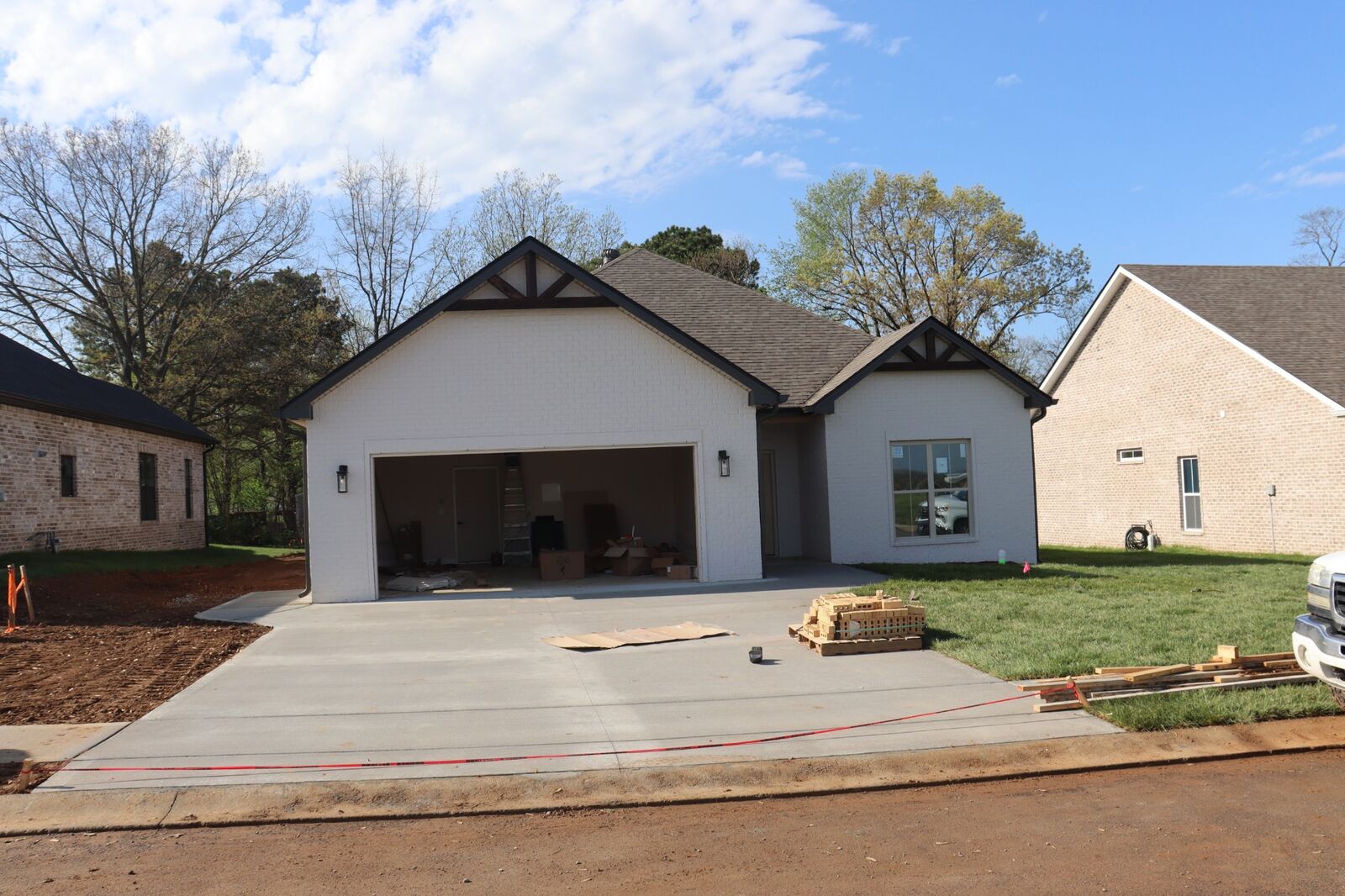 Property Photo:  710 Southern Pine Trl  TN 37043 