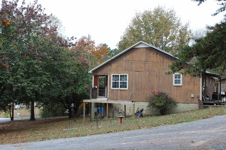 Property Photo: 1055 Mardis Point Road AL 35019